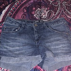 Levi’s shortie short